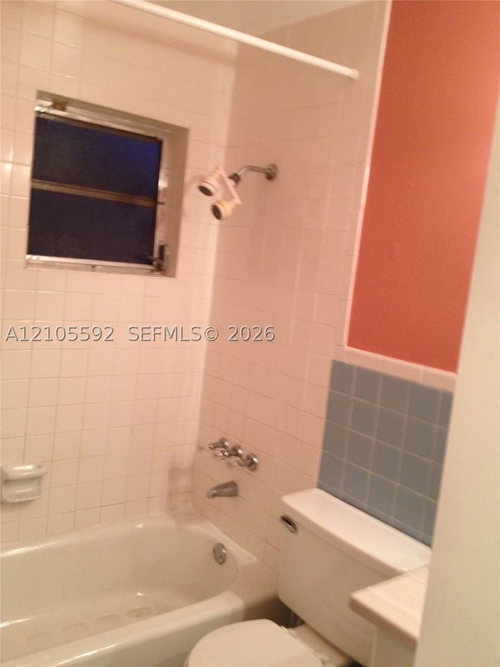 4464 Sw 51st St #B - Photo 7 of 15