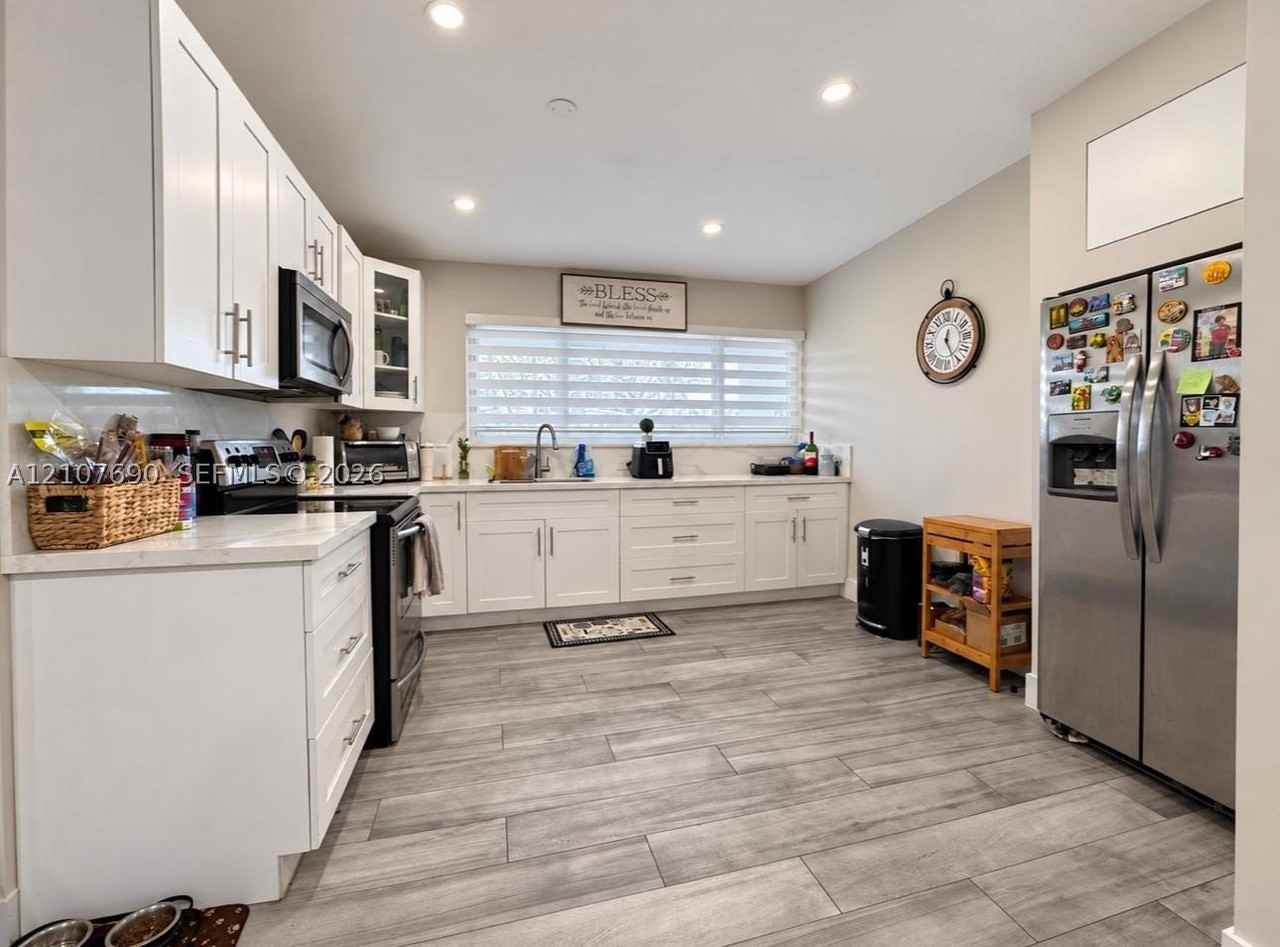 19535 Nw 39th Ave #19535 - Photo 3 of 10