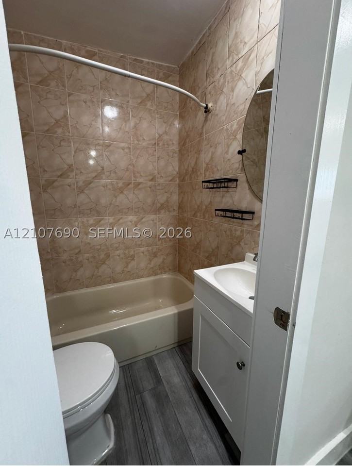 19535 Nw 39th Ave #19535 - Photo 5 of 10