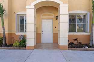 6940 Nw 177th St #P105 - Photo 1 of 1