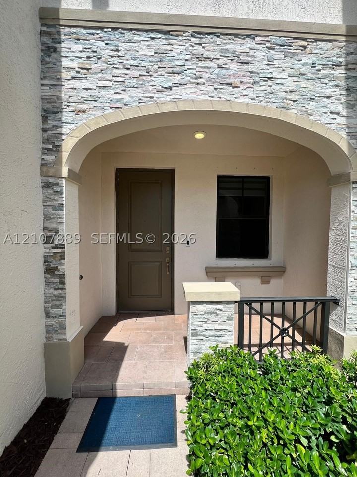 25120 Sw 114th Ave #25120 - Photo 3 of 30