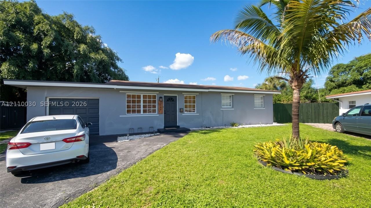 3649 Sw 16th St - Photo 2 of 26