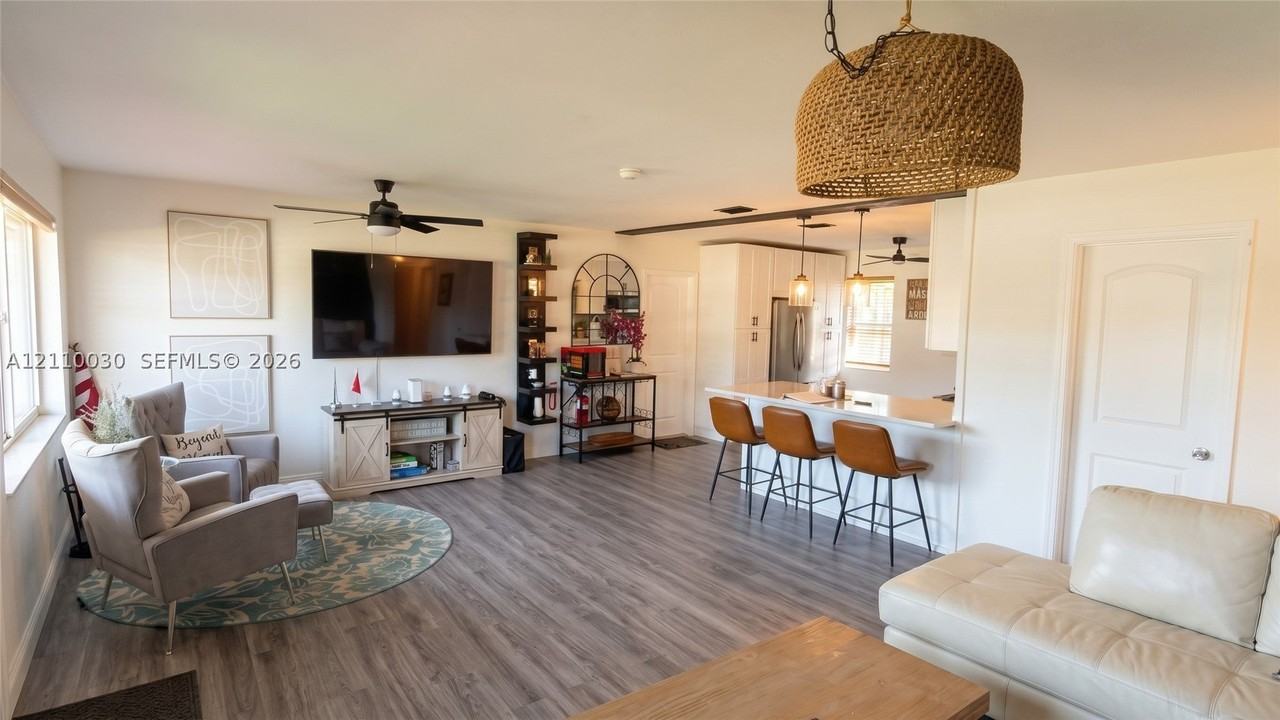3649 Sw 16th St - Photo 4 of 26