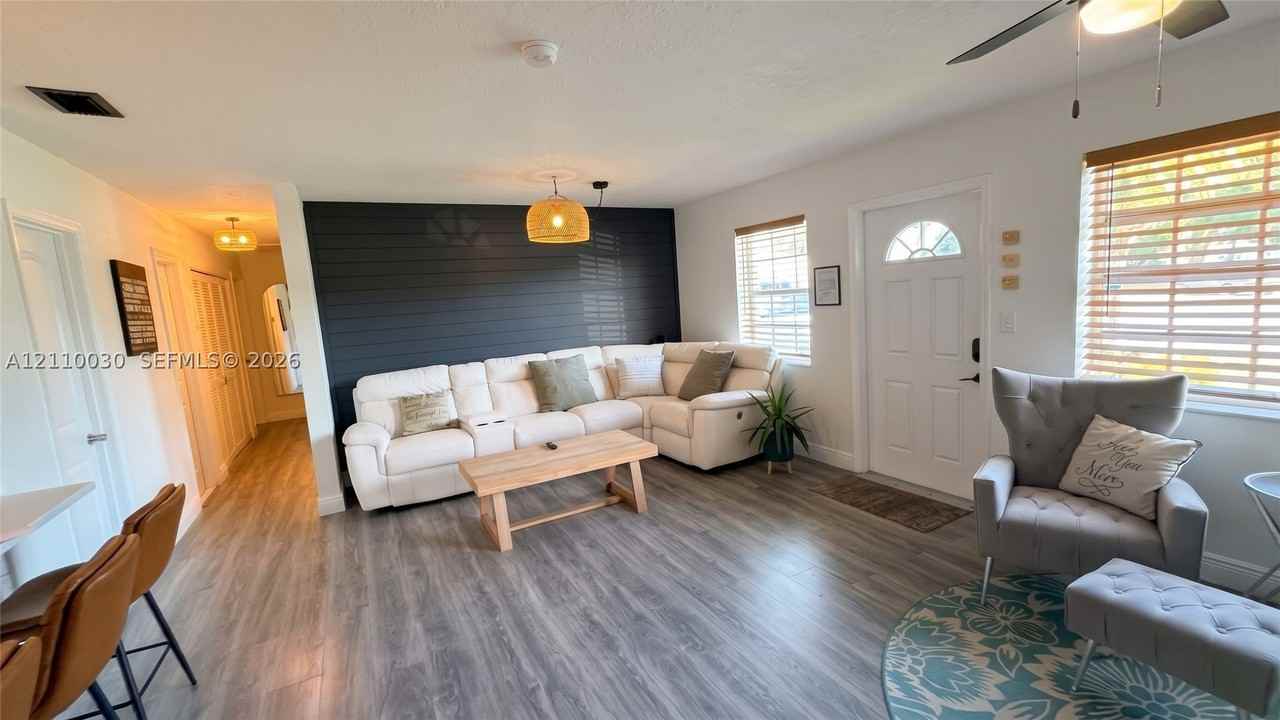 3649 Sw 16th St - Photo 7 of 26
