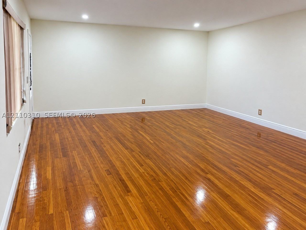 165 Nw 116th St - Photo 3 of 14