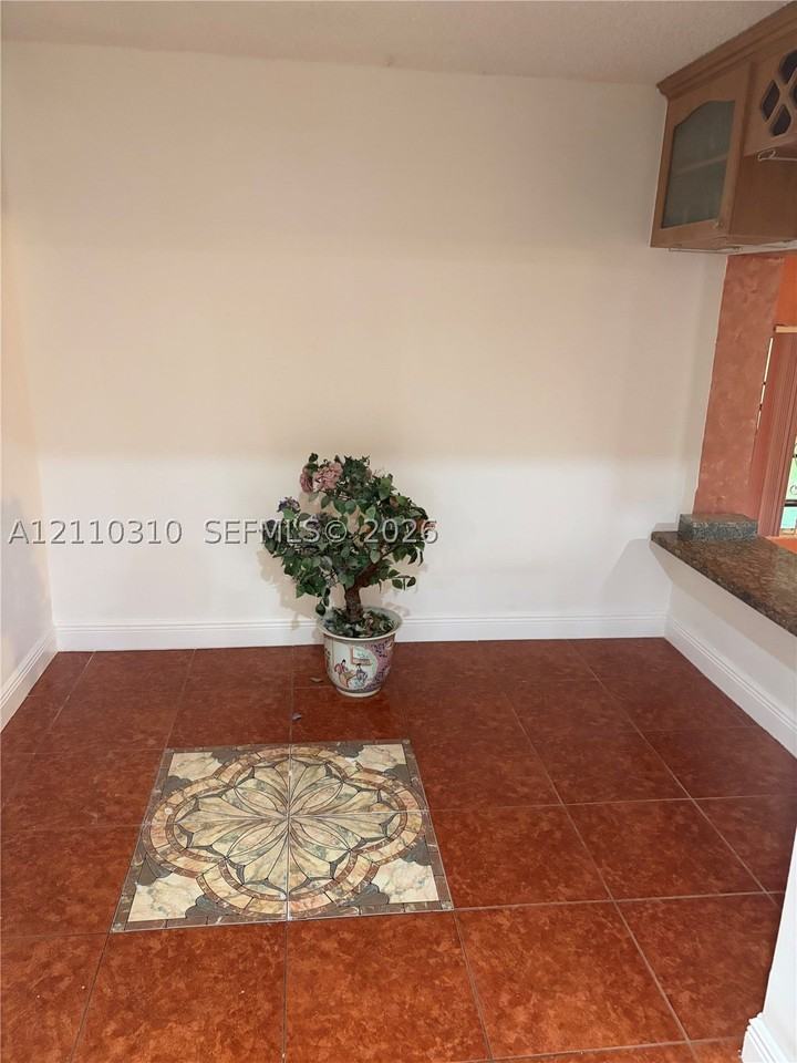 165 Nw 116th St - Photo 5 of 14