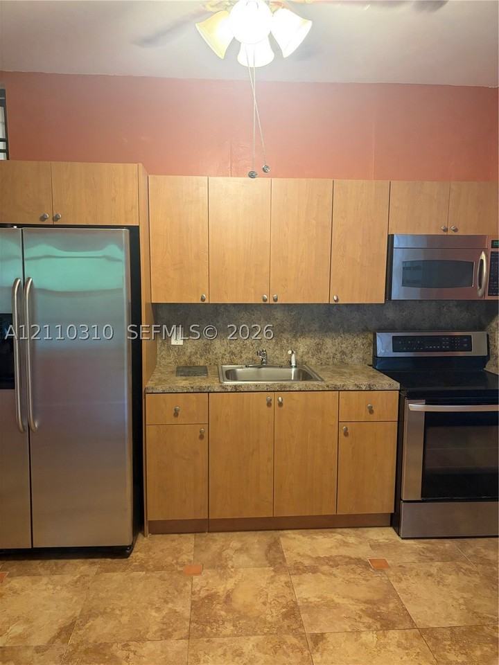 165 Nw 116th St - Photo 7 of 14