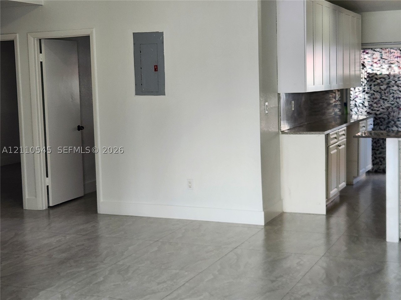 8729 Nw 116th St - Photo 5 of 33