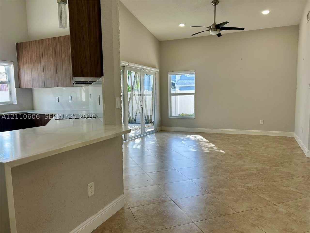 14200 Oak Ridge Dr - Photo 6 of 43