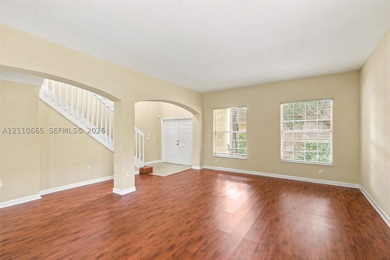 1485 Ne 40th Rd - Photo 2 of 18