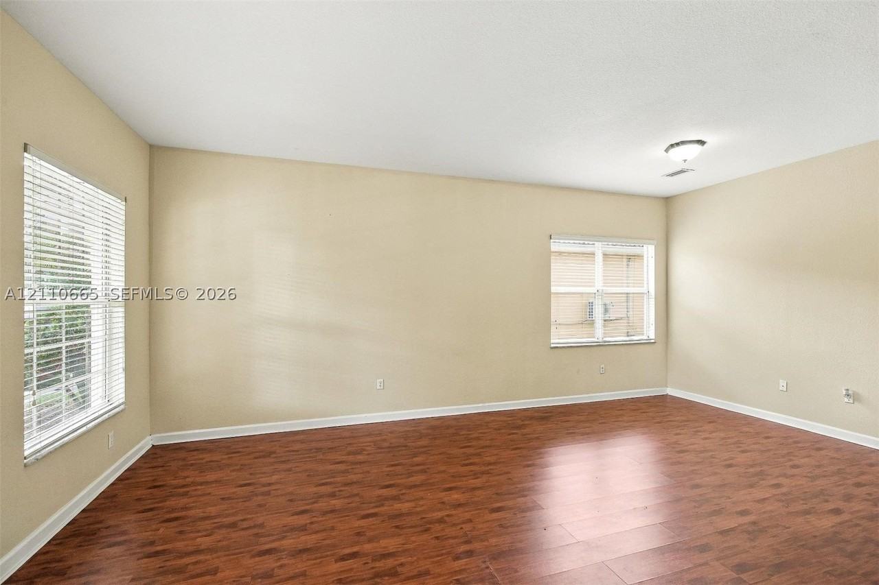 1485 Ne 40th Rd - Photo 4 of 18