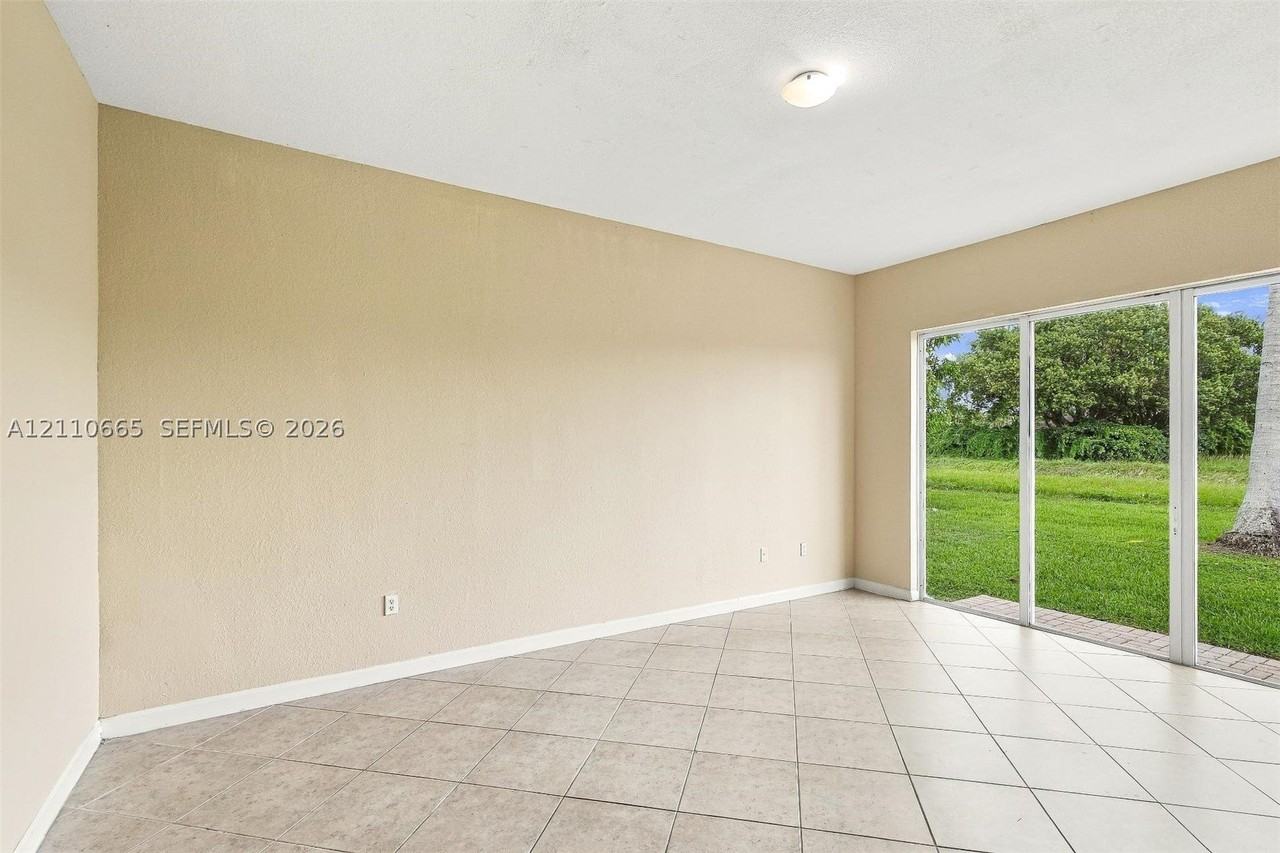 1485 Ne 40th Rd - Photo 5 of 18