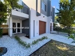 3056 Sw 18th St #3056 - Photo 3 of 30