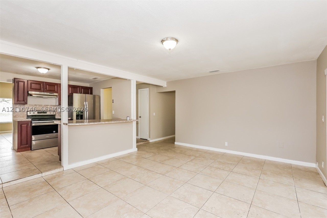7200 Nw 46th St - Photo 4 of 15