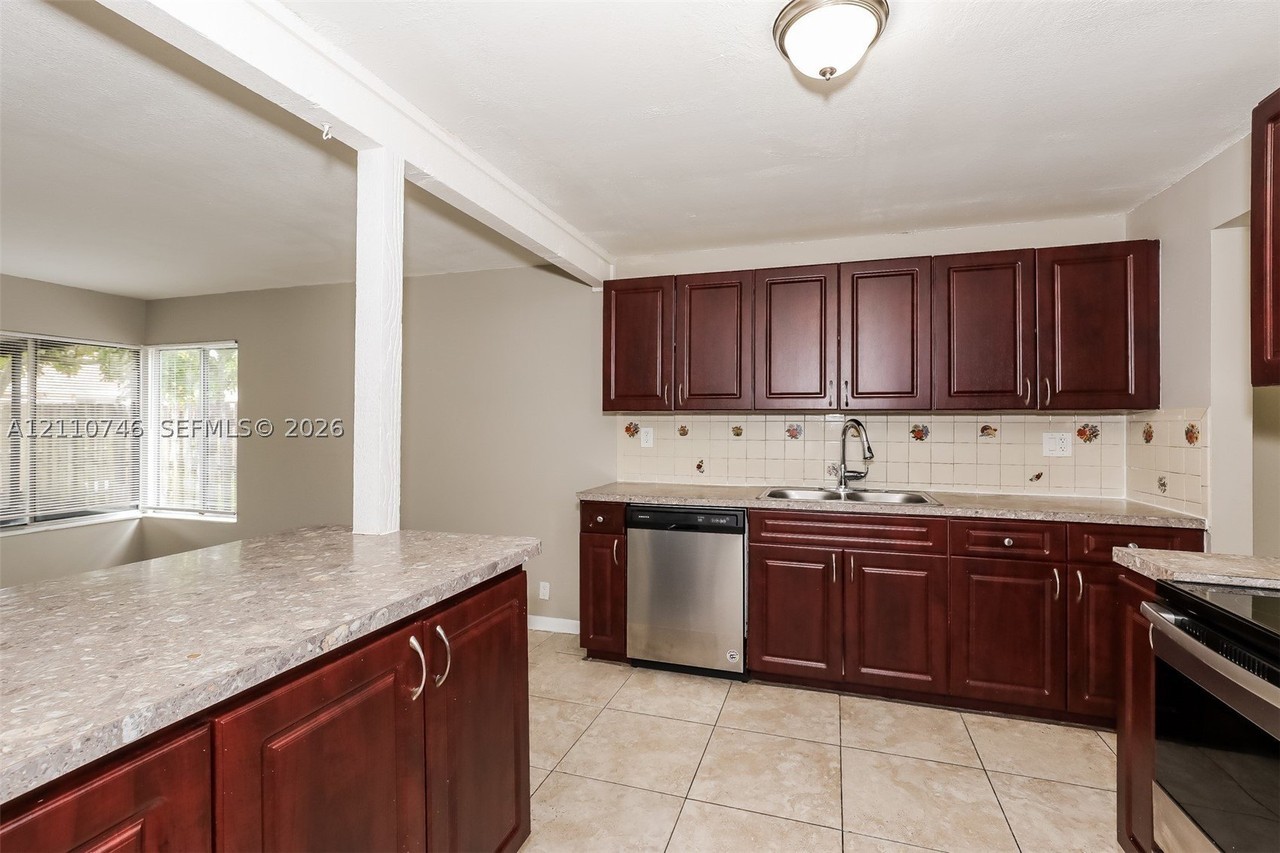 7200 Nw 46th St - Photo 5 of 15