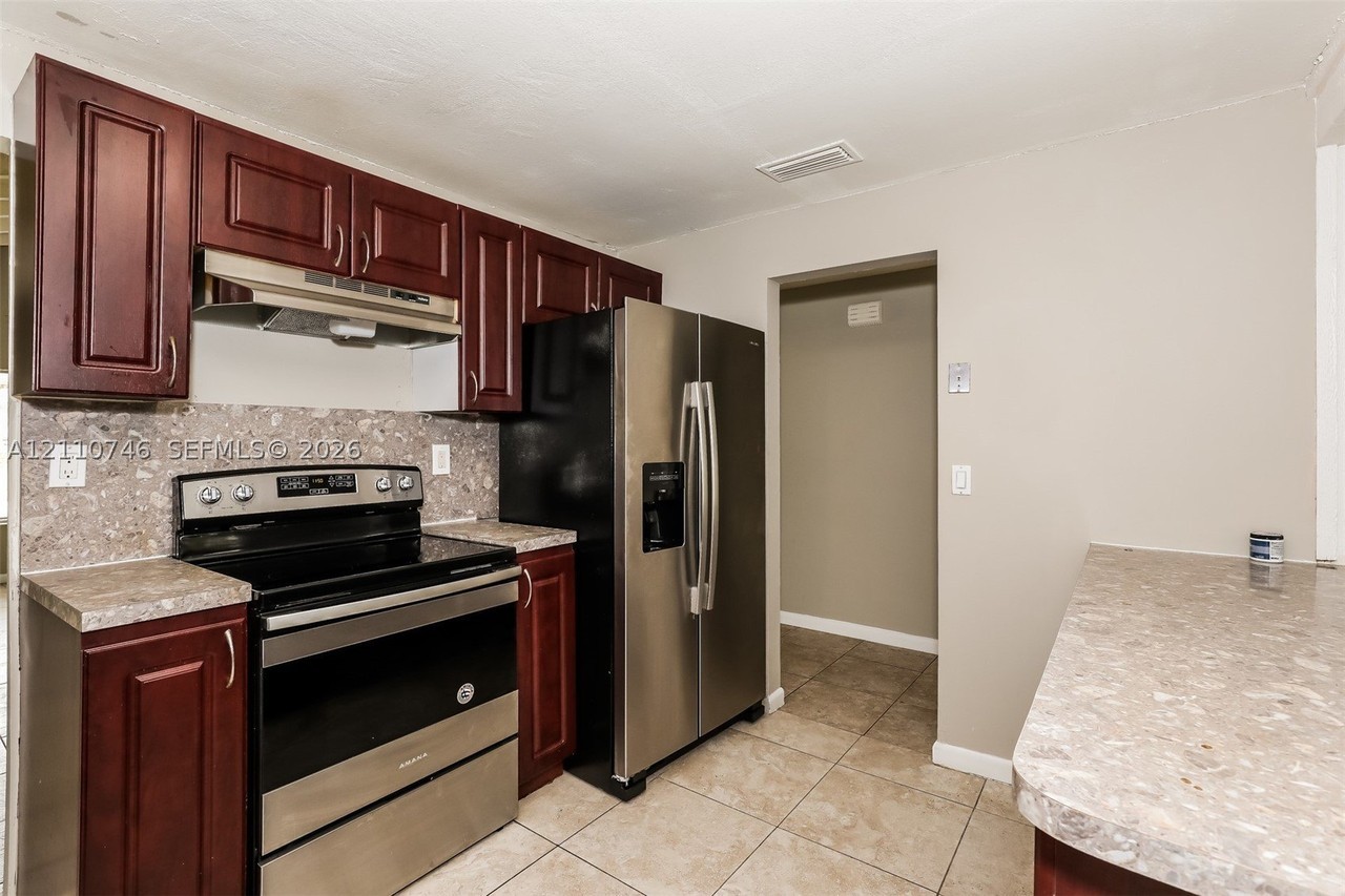 7200 Nw 46th St - Photo 6 of 15