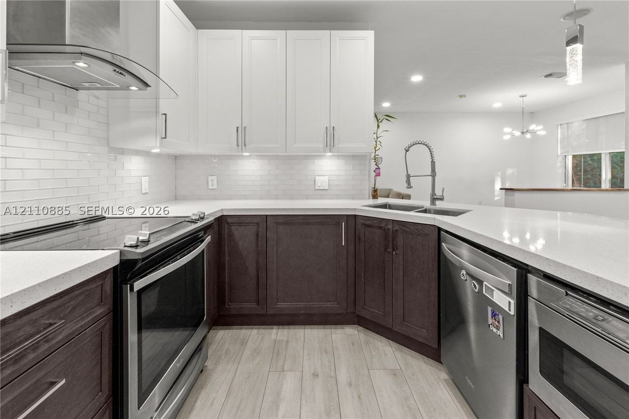 17130 Sw 36th Ct - Photo 6 of 49