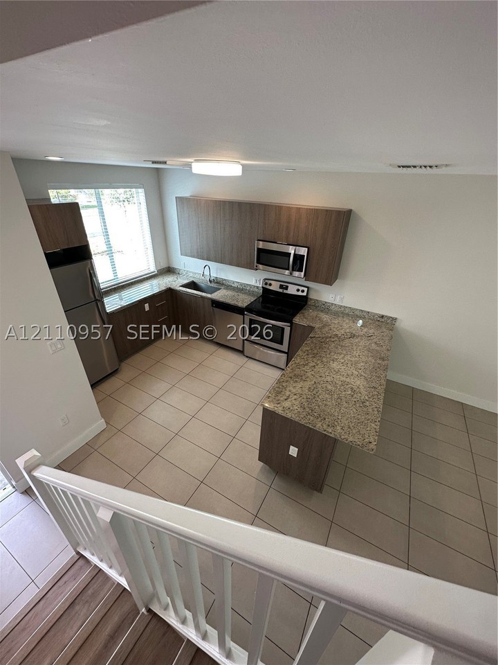 12115 Ne 5th Ave #12115 - Photo 2 of 17