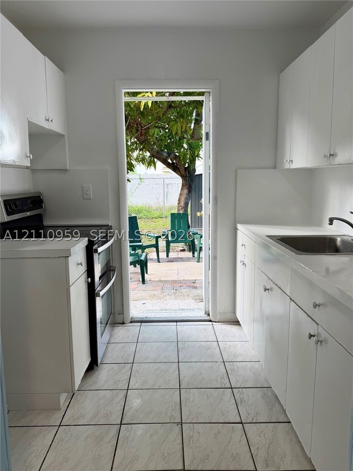 1345 Nw 28th St #1 - Photo 2 of 10