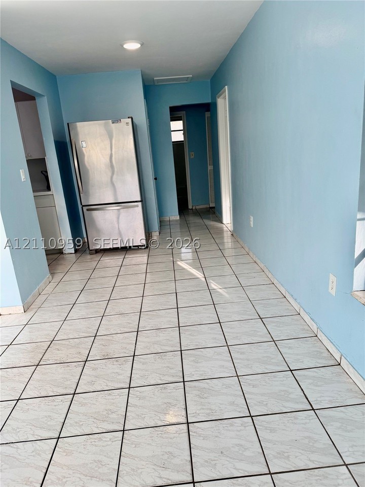 1345 Nw 28th St #1 - Photo 6 of 10