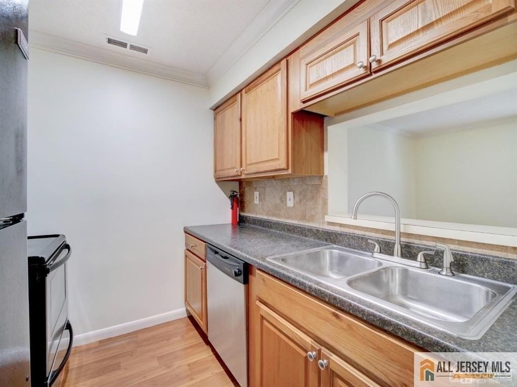 1513 Ravens Crest Dr - Photo 3 of 17