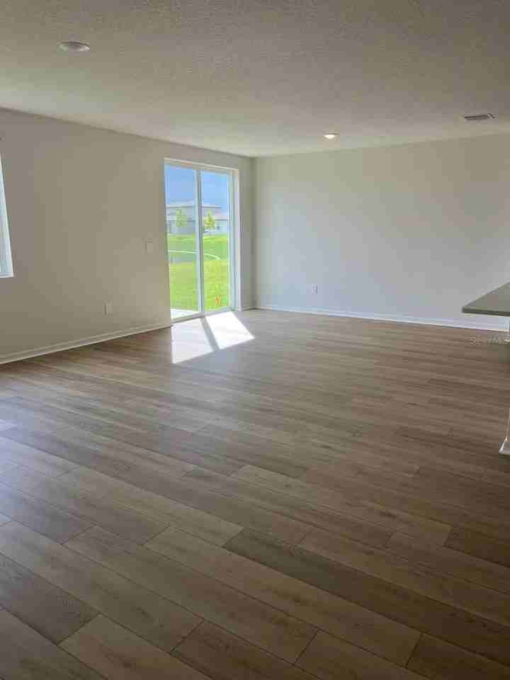 2070 Rosewood Dr - Photo 4 of 21