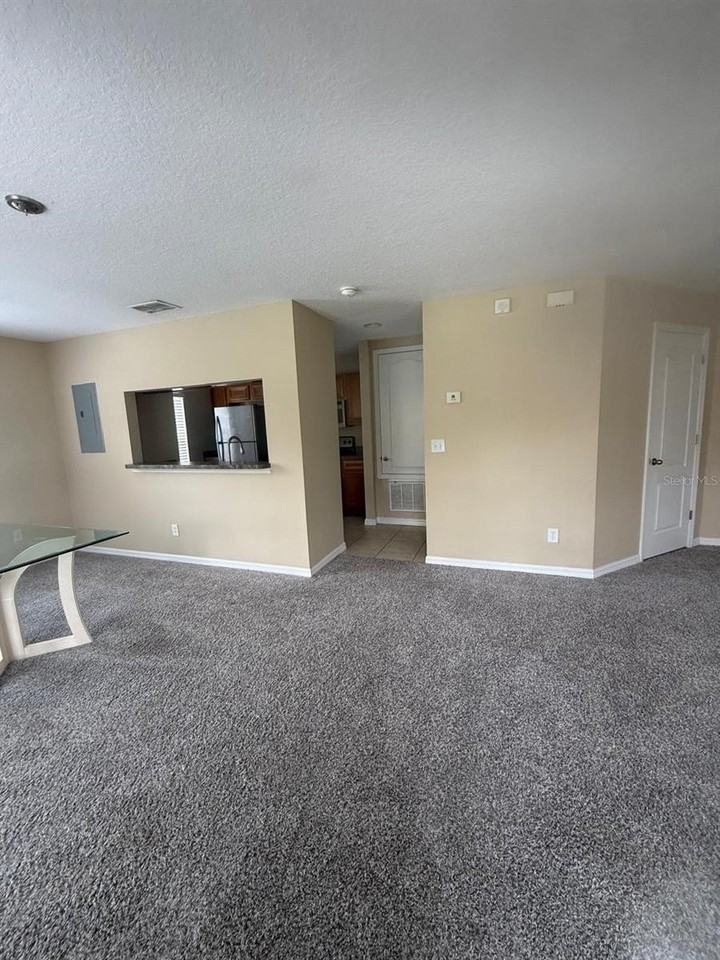302 Belvedere Way - Photo 4 of 13