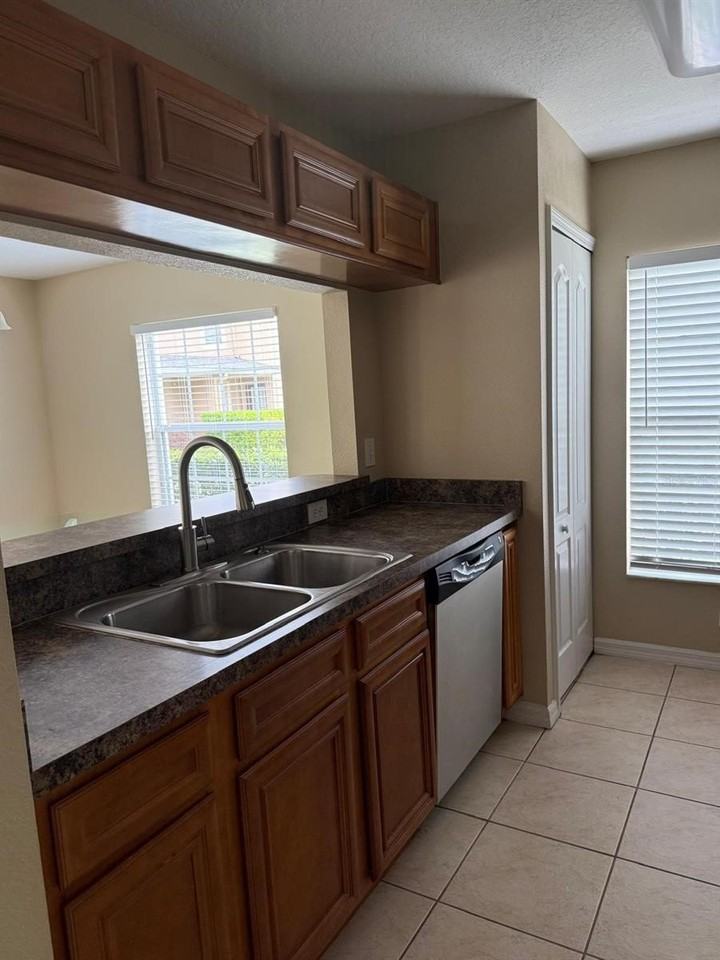302 Belvedere Way - Photo 6 of 13