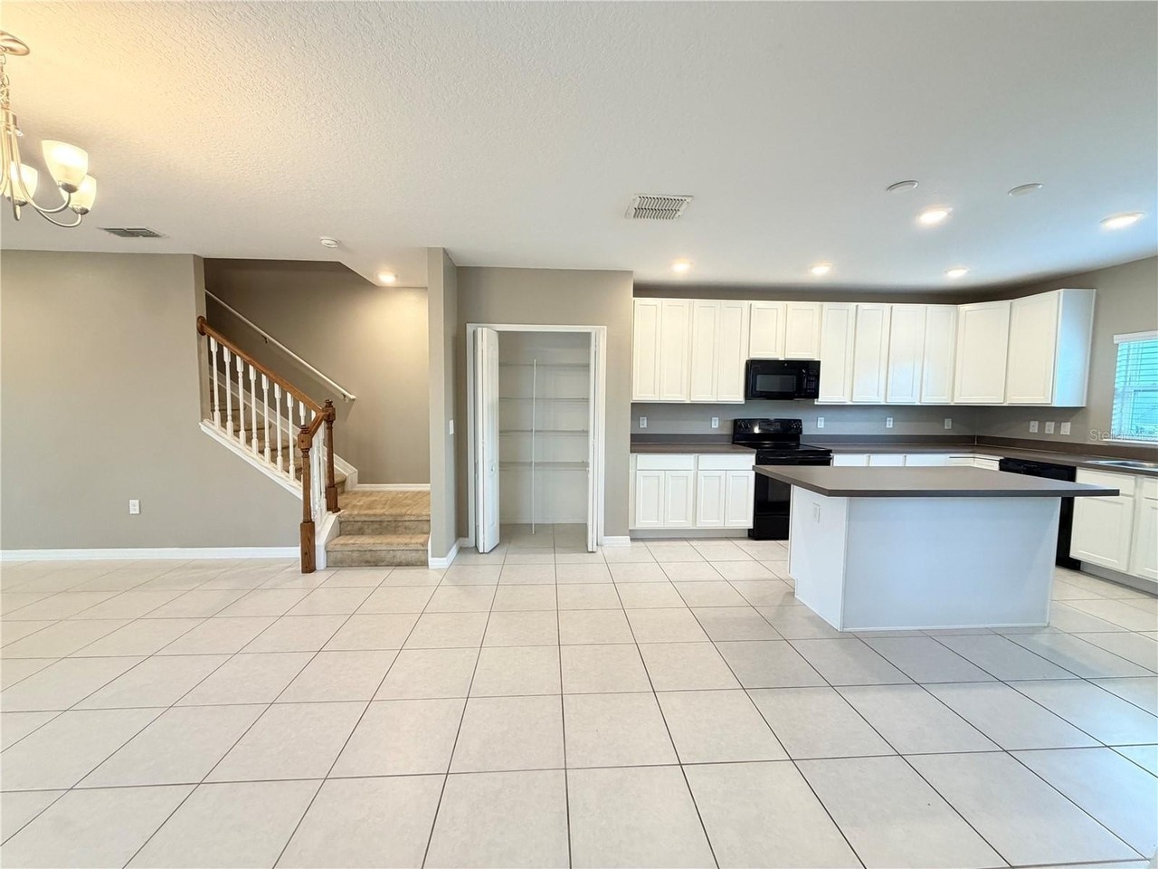 189 Primrose Dr - Photo 4 of 24