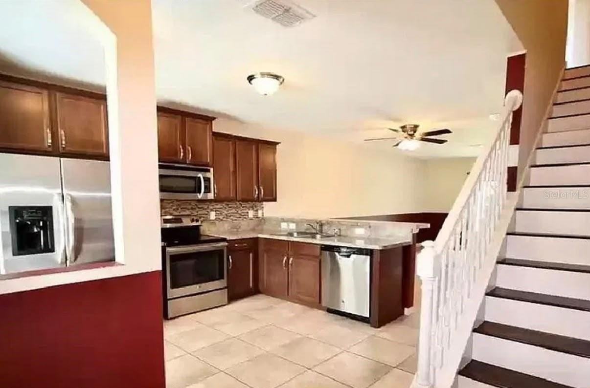 5441 Windsor Lake Cir - Photo 3 of 12