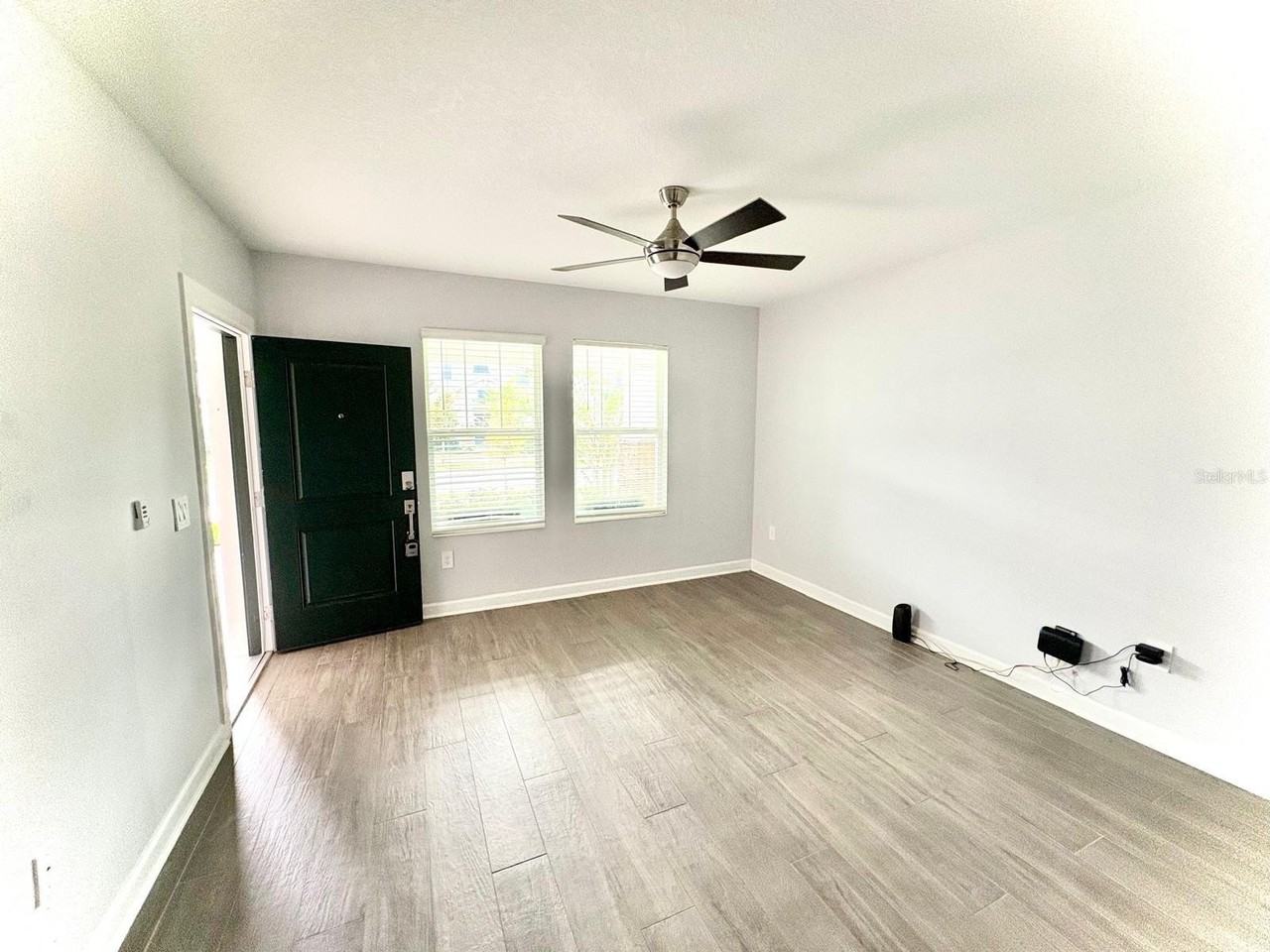 3087 Park Vale Rd - Photo 2 of 6