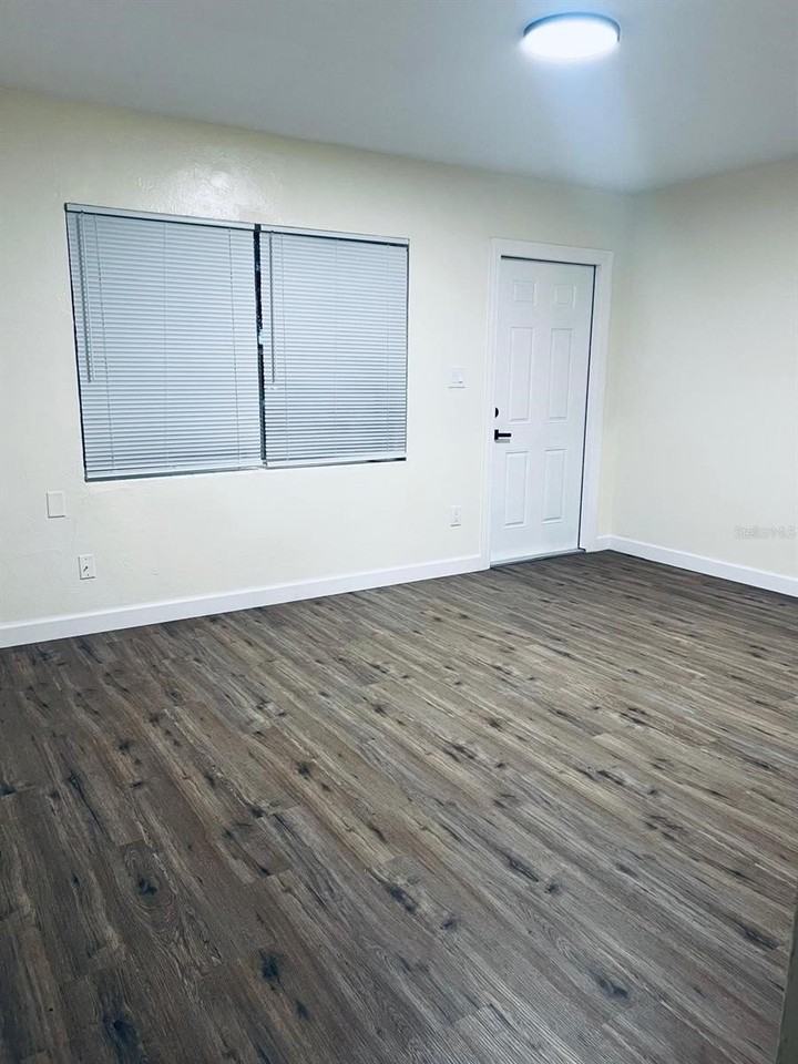 621 Hollingsworth Rd #621 - Photo 4 of 11