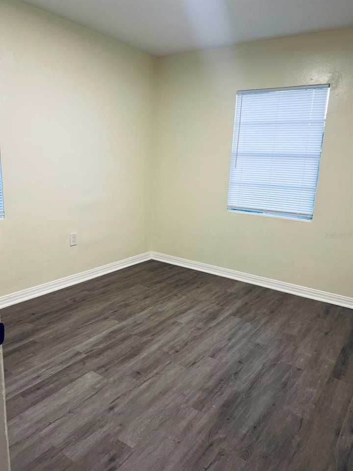 621 Hollingsworth Rd #621 - Photo 6 of 11