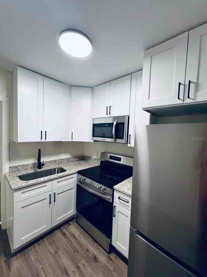 621 Hollingsworth Rd #621 - Photo 7 of 11