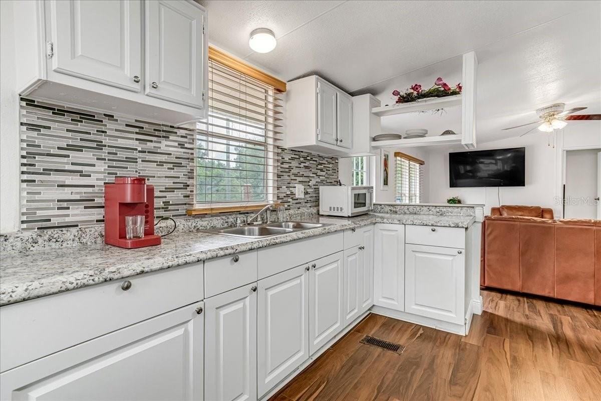 33608 Mandrake Rd - Photo 2 of 34