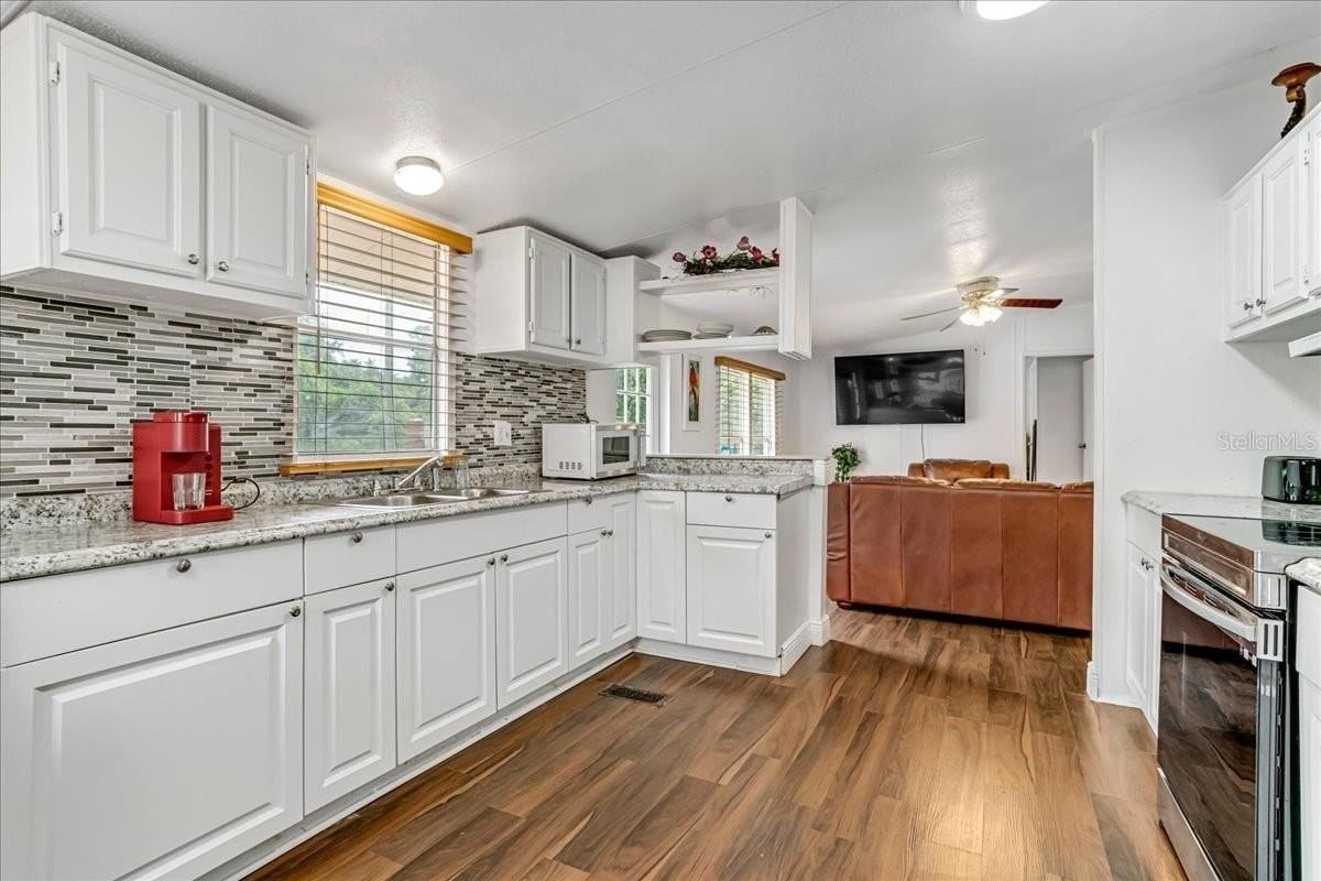 33608 Mandrake Rd - Photo 5 of 34