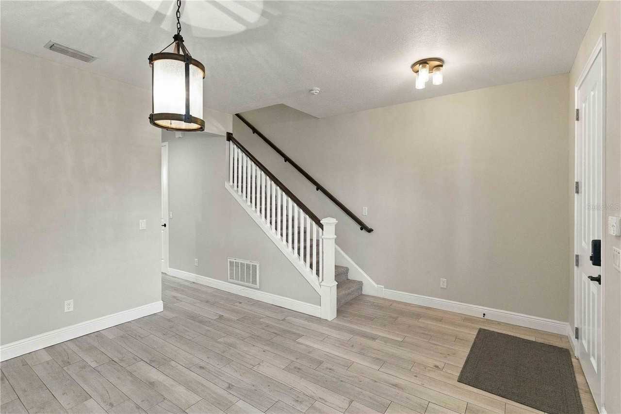 6310 S Richard Ave - Photo 4 of 19