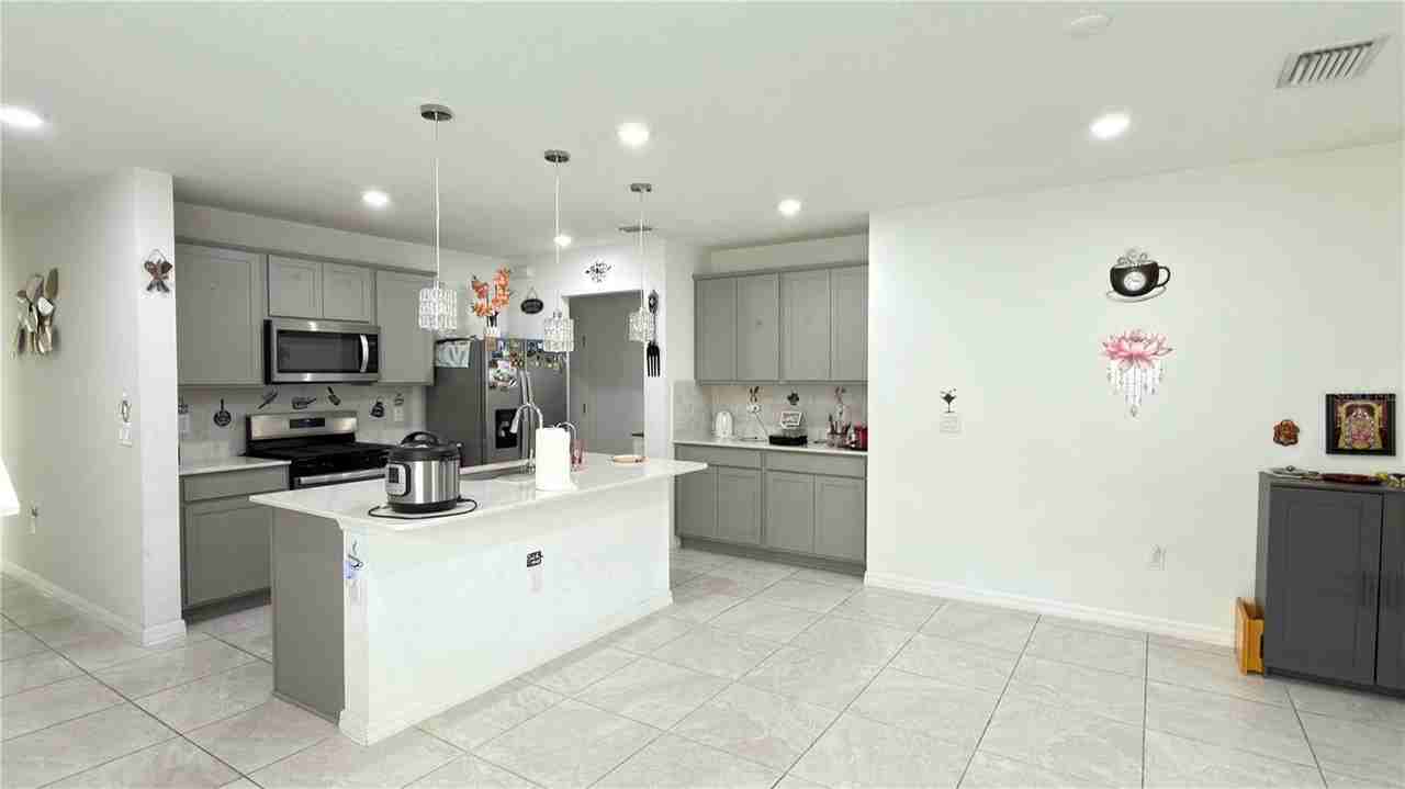 20704 Balsam Hill Rd - Photo 2 of 10