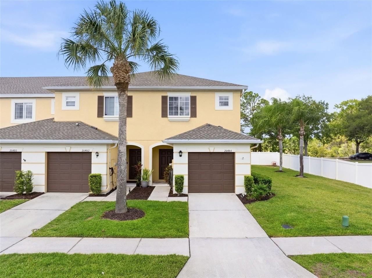20484 Needletree Dr - Photo 2 of 27