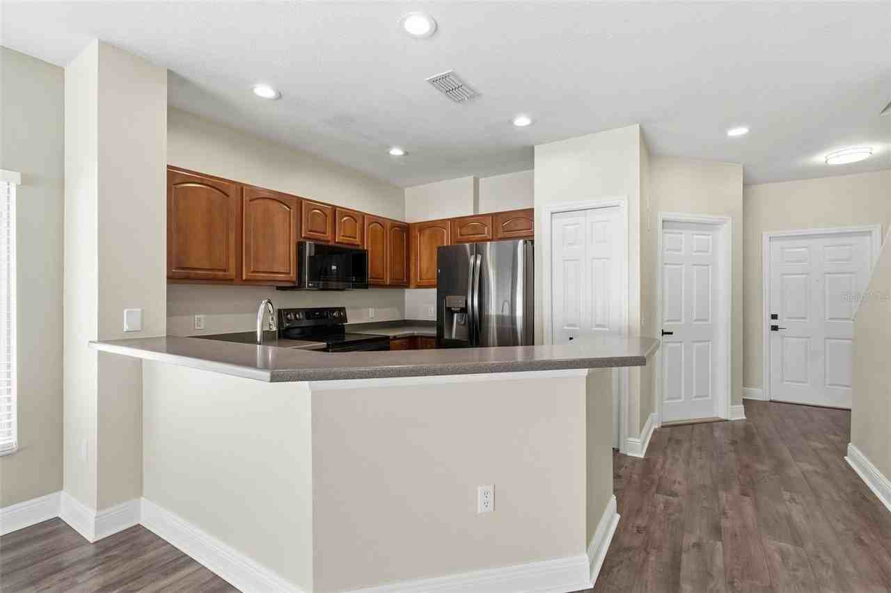20484 Needletree Dr - Photo 3 of 27