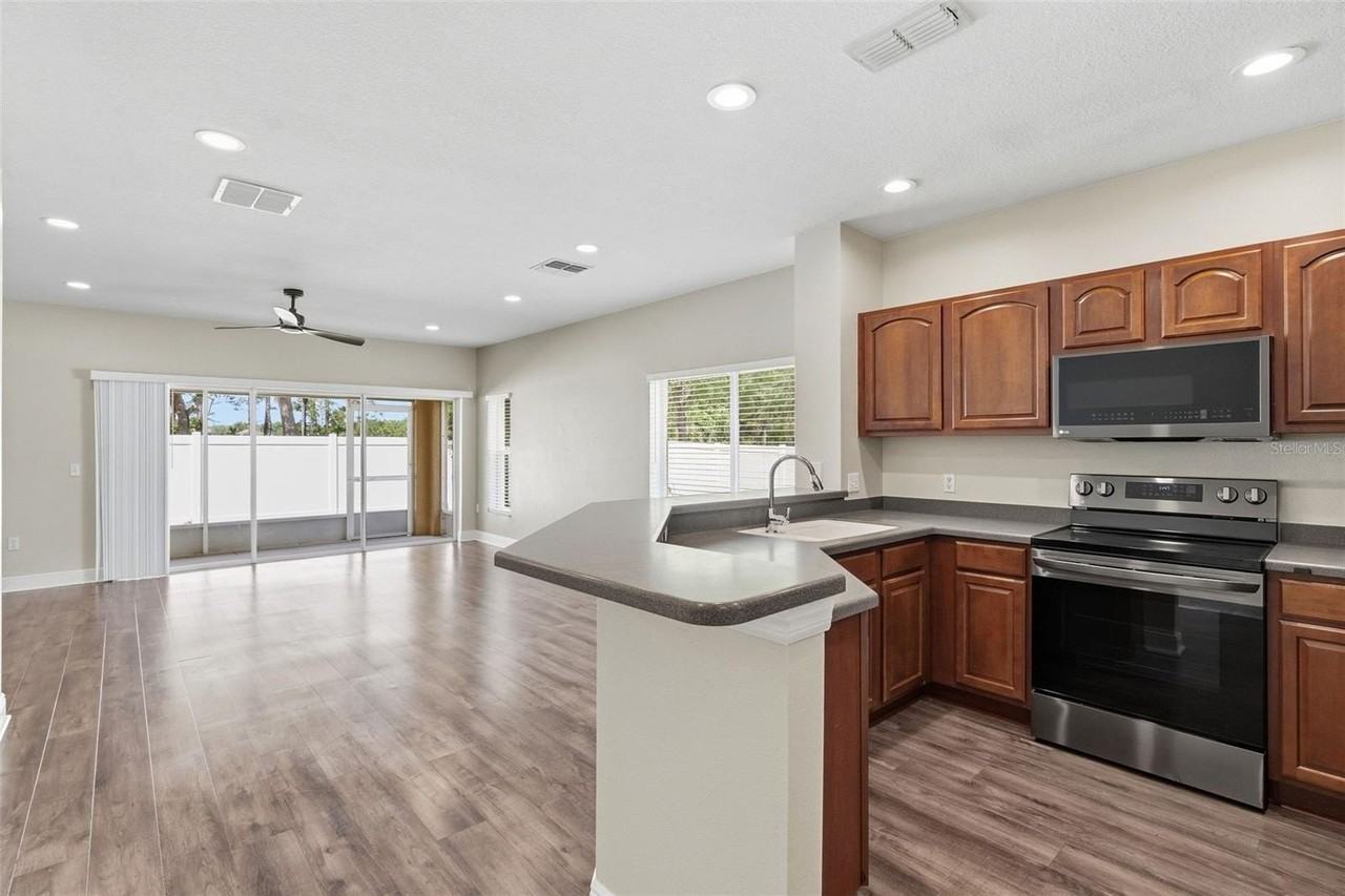 20484 Needletree Dr - Photo 4 of 27