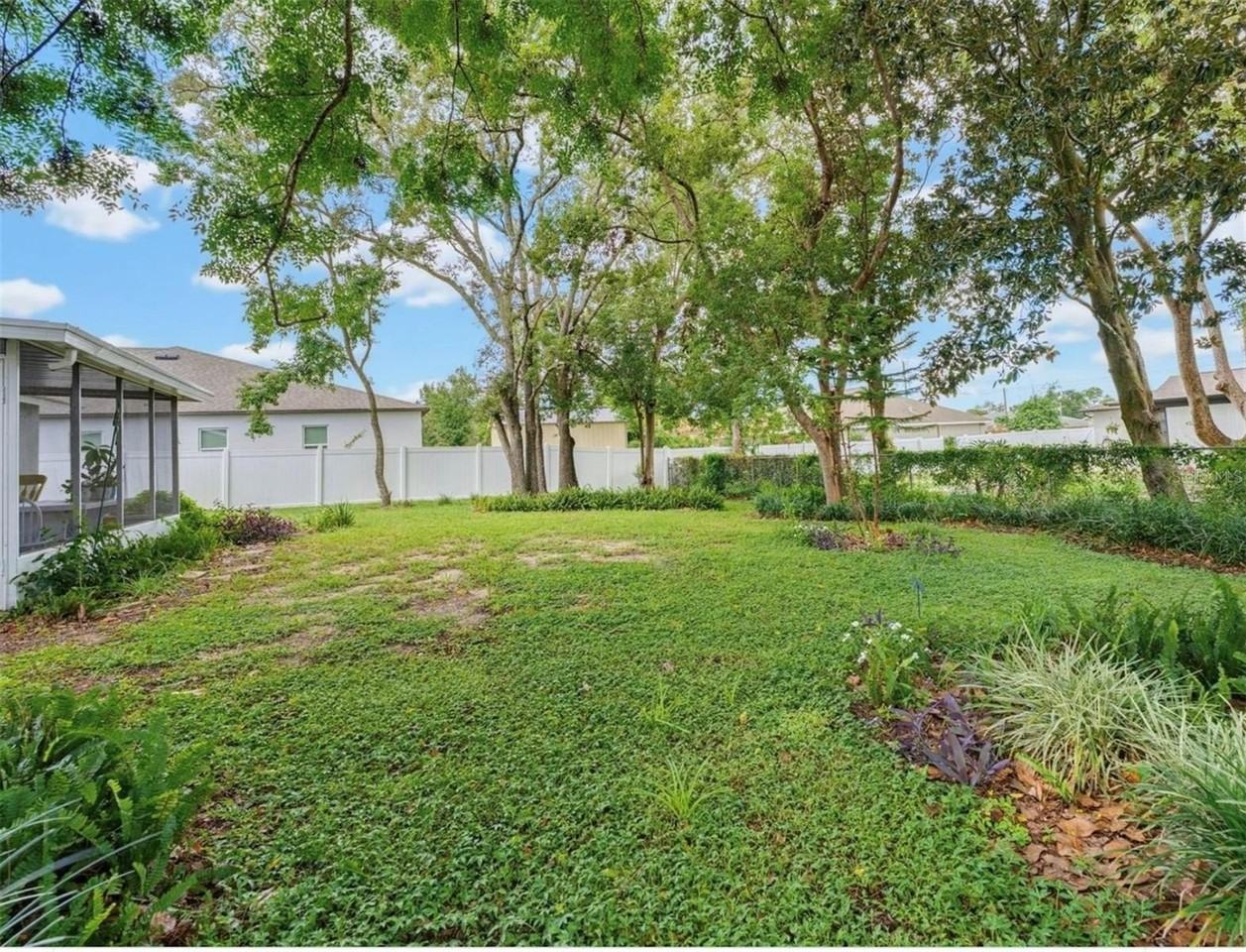 11113 Norvell Rd - Photo 2 of 47