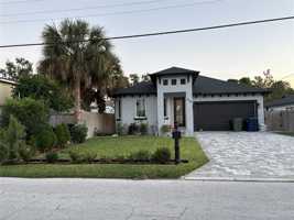 featured image of 2318 W Saint John St