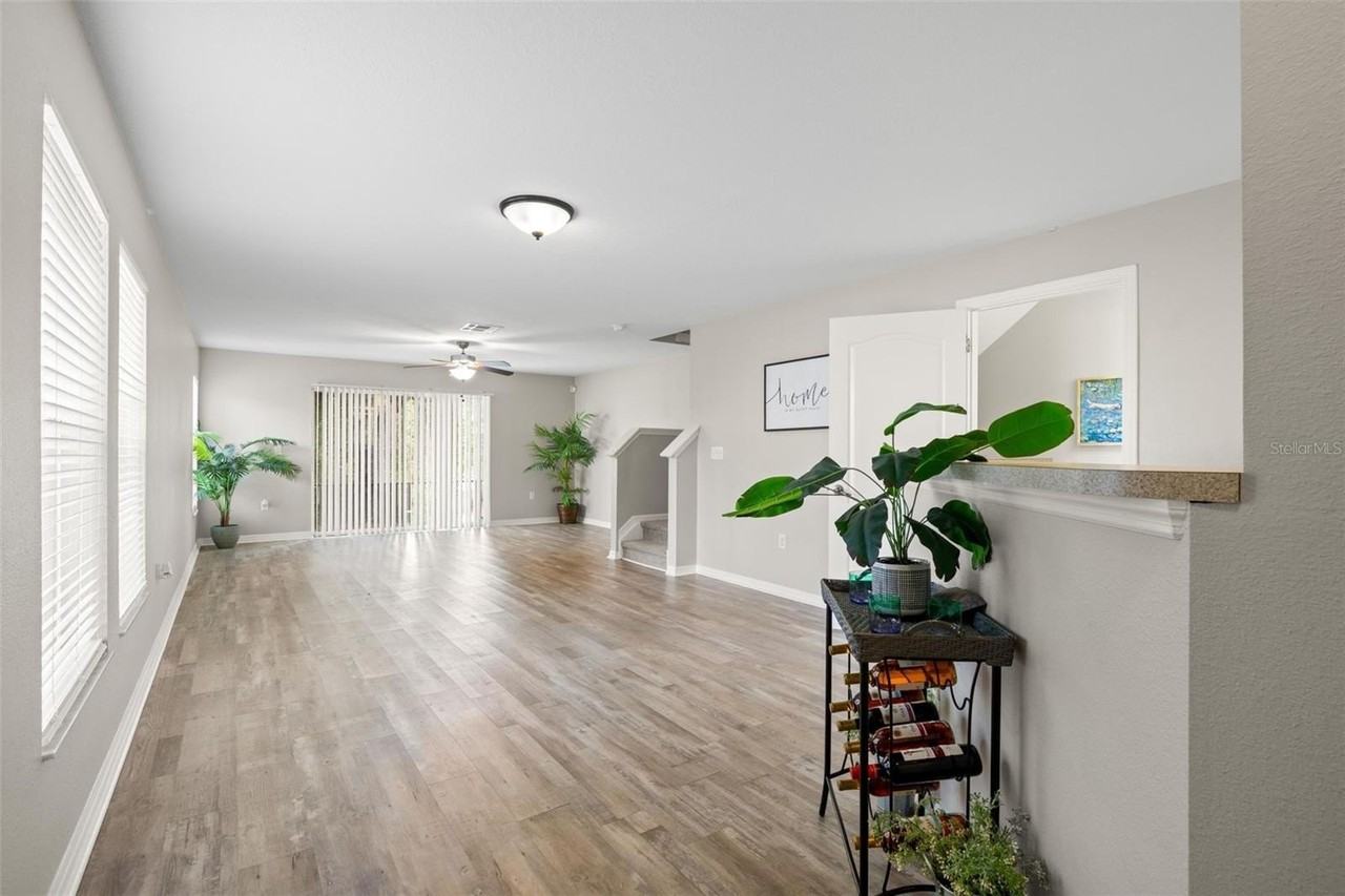 10924 Johanna Ave - Photo 5 of 50
