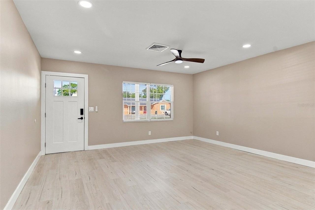 6409 Rosewood Dr - Photo 4 of 35