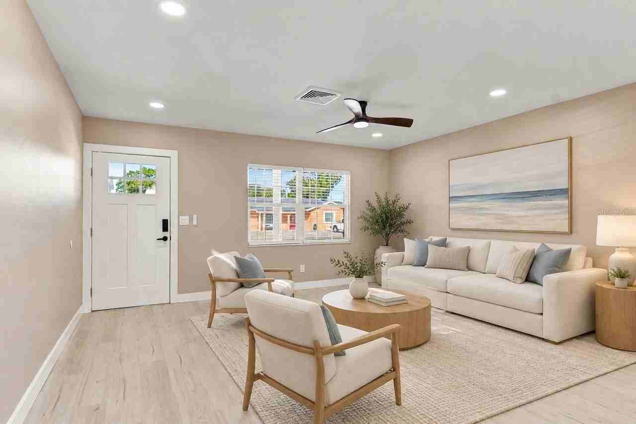 6409 Rosewood Dr - Photo 5 of 35
