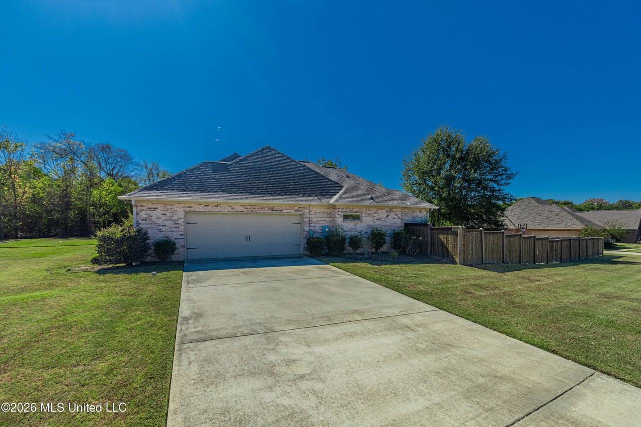 157 Hampton Hills Blvd - Photo 4 of 50