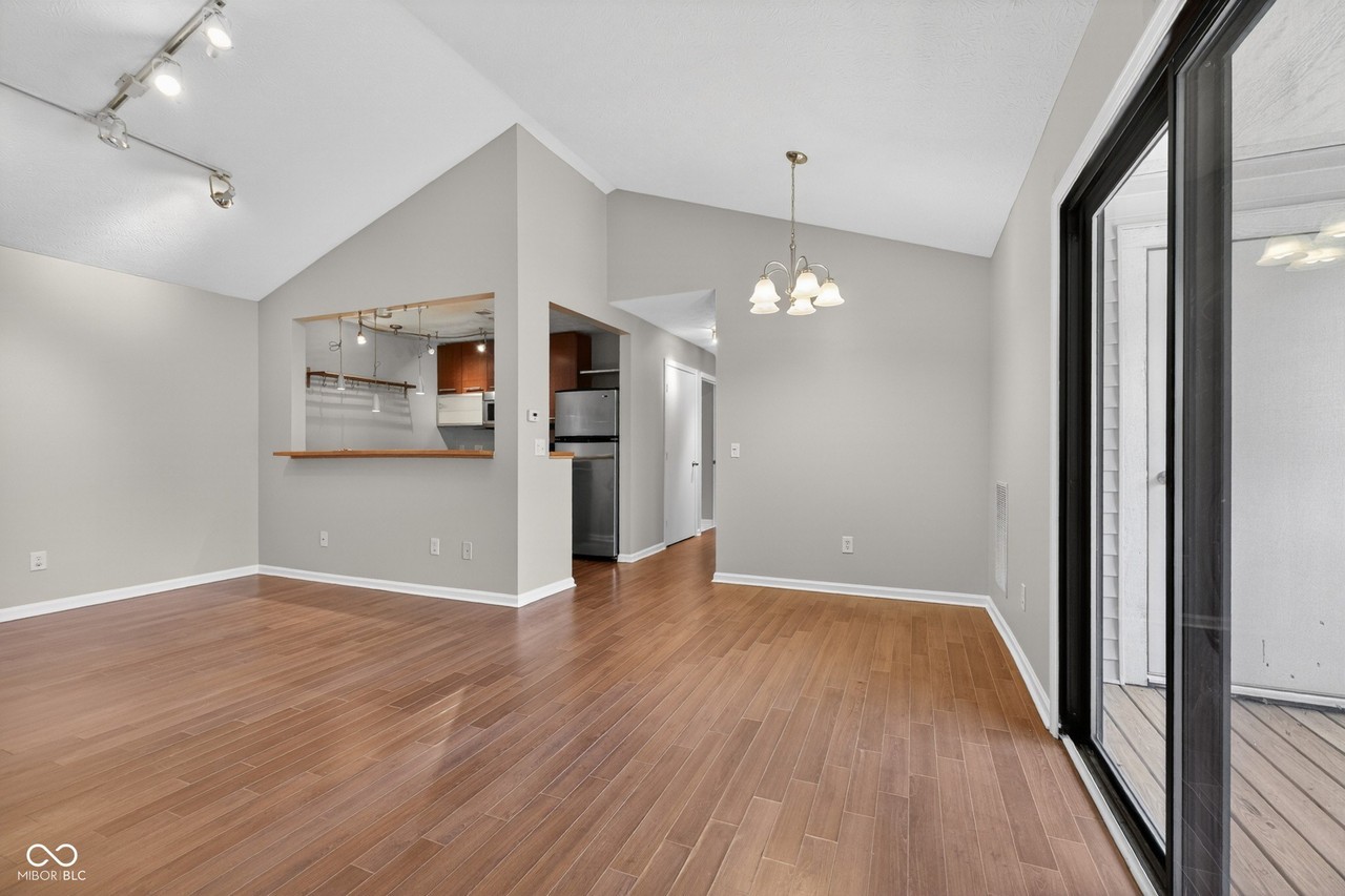 1737 E 56th St #H - Photo 5 of 27