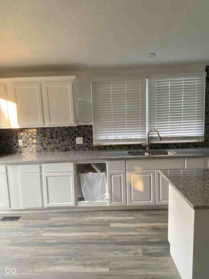 517 S Warman Ave - Photo 4 of 22