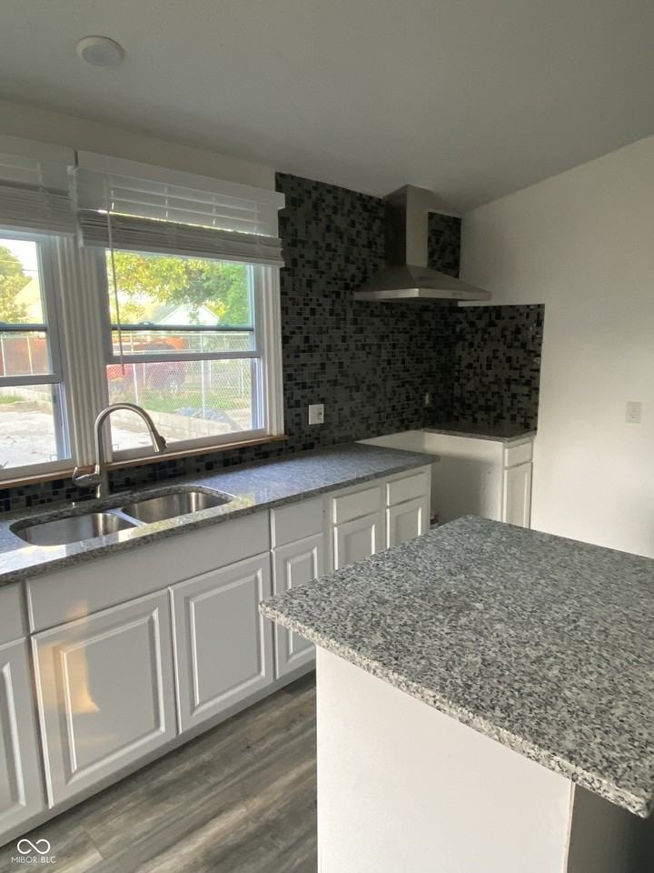 517 S Warman Ave - Photo 5 of 22